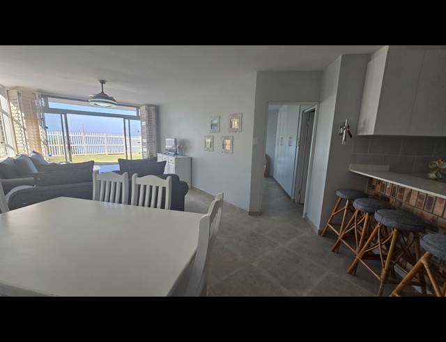 3 BEDROOM SECTIONAL TITLE TO LET IN COMPENSATION BEACH